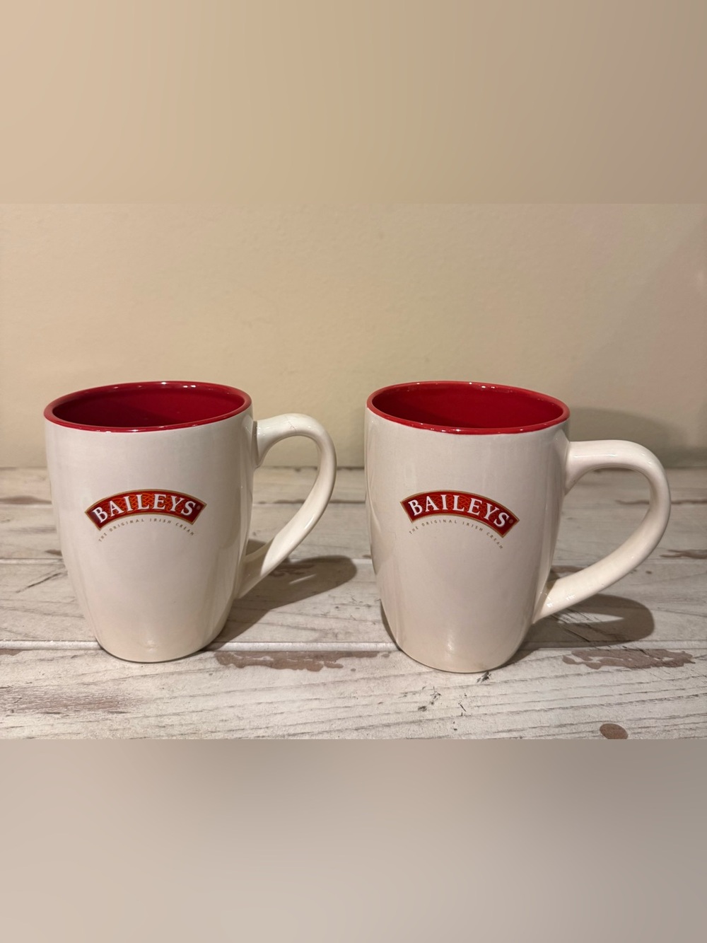 Baileys Original Irish Cream Ceramic Coffee Mugs Set Red Interior Gold Signature